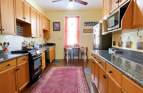 Faubourg Marigny Apartment | Discover New Orleans Vibes: Balcony Steps from Bourbon St!