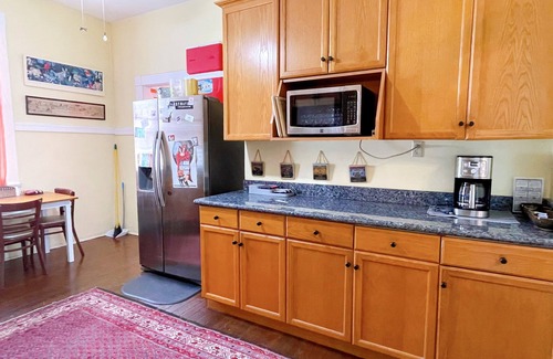 Faubourg Marigny Apartment | Discover New Orleans Vibes: Balcony Steps from Bourbon St!