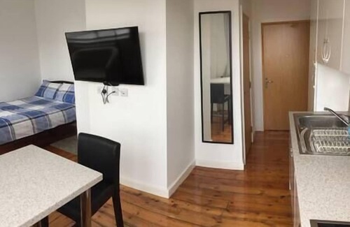 Nottingham City Centre Apartment | Inviting Turret Studio in the Heart of Nottingham