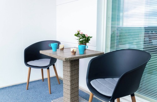 Oulu Apartment | Cozy Heart of Oulu Studio with Kitchen & Breakfast Included
