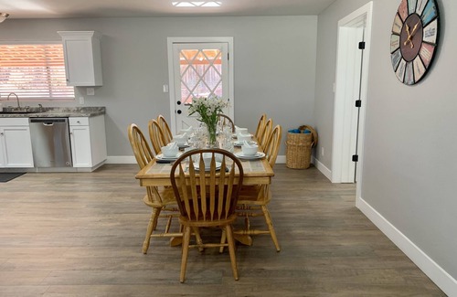 Page House | Ideal Downtown Location with Fast WiFi & Unique Amenities