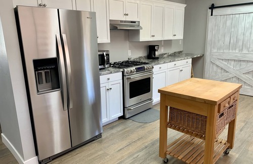 Page House | Ideal Downtown Location with Fast WiFi & Unique Amenities