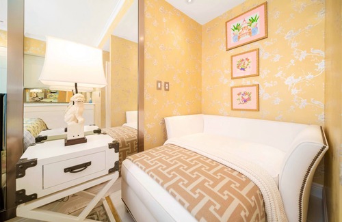 Palm Beach - West Palm Beach Hotel | Modern Studio Near Breakers with Pool and Valet Service