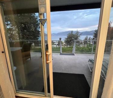 Central Okanagan House | Relax in the Heart of Peachland with Ocean Views & More