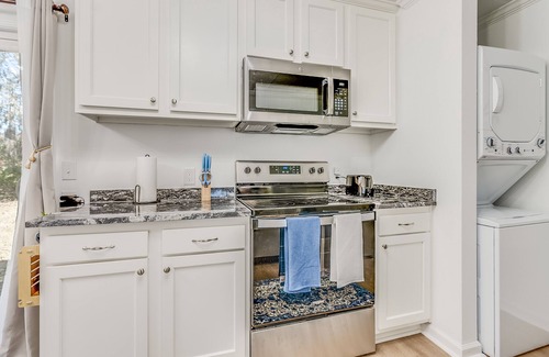 Pooler House | Premier 3 Bedroom Retreat in Heart of Pooler, Rated 10/10