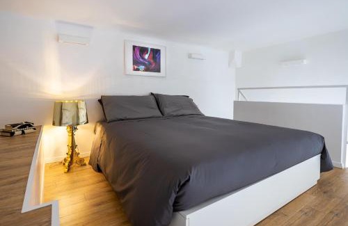 Zona Risorgimento Apartment | Experience Duomo-Porta Venezia Loft with WiFi & Netflix