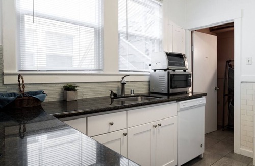 Richmond District Apartment | Exceptional Oceanfront Retreat with Full Kitchen & Trails