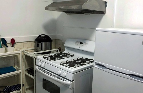Richmond District Apartment | Exceptional Oceanfront Retreat with Full Kitchen & Trails