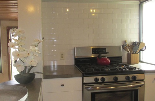 Silver Hill Cottage | Prime Nob Hill Location with Spa and Family-Friendly Comfort