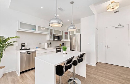 Downtown Kansas City Apartment | Central Comfort with Top Amenities - Rated 9.4/10