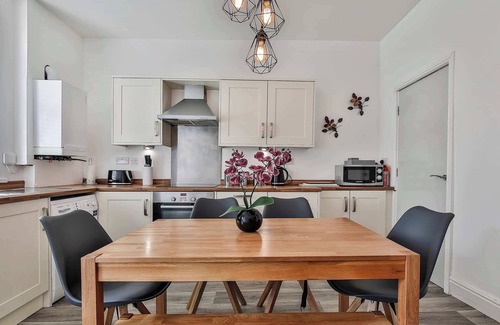 Sheffield House | Central Haven: Direct Access to City Centre & Breakfast