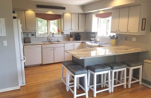 Waitsfield House | Discover the Madriver Valley: Scenic Views & Family-Friendly