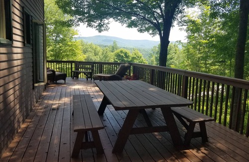 Waitsfield House | Discover the Madriver Valley: Scenic Views & Family-Friendly
