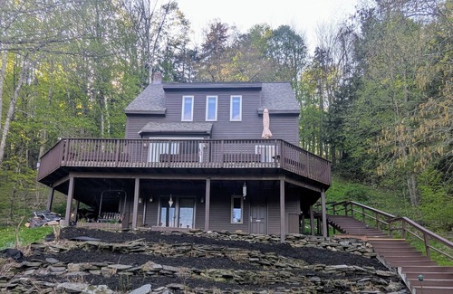 Waitsfield House | Discover the Madriver Valley: Scenic Views & Family-Friendly