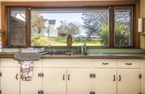 Woods Hole Hotel | Discover Woods Hole: Family-Friendly Stay in the Village
