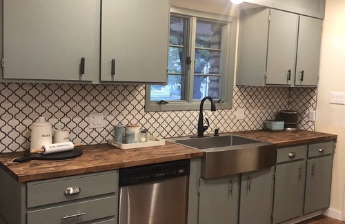 Topeka House | Convenient Stay in Topeka Near Washburn U with Pool