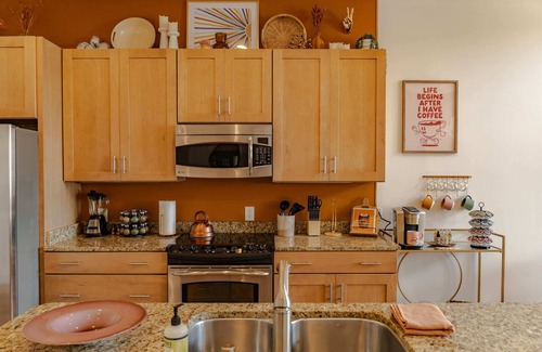 East Market District Apartment | Stylish Condo in the Energetic NuLu District with Breakfast