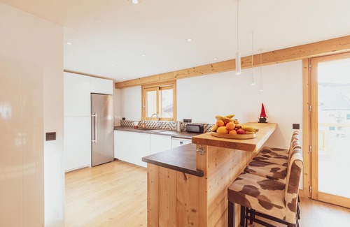 Montgenevre Ski Chalet | Prime Village Retreat with Sauna, Hot Tub & Billiards
