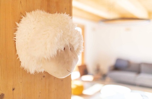 Montgenevre Ski Chalet | Prime Village Retreat with Sauna, Hot Tub & Billiards