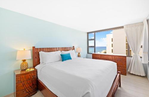 Waikiki Apartment | Oceanfront Condo in Waikiki with Pool and Free Parking
