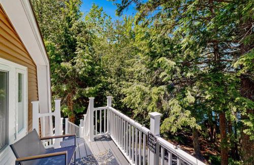 Orland Apartment | Tranquil Heart Pond Hideaway Annex for Family Getaways