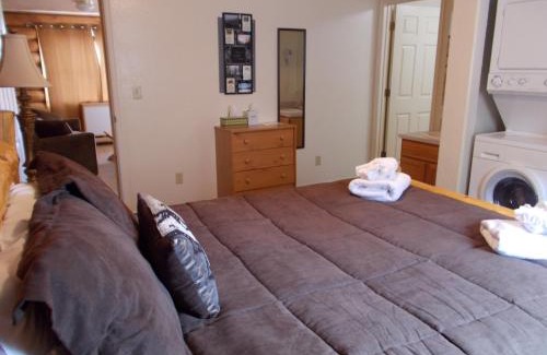 Moran Cabin | Pet-Friendly Retreat at Heart Six Ranch with Breakfast Included