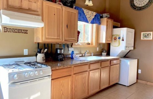 Cody Apartment | Discover Heart Strings Ranch by Heart Mountain - Pet Friendly!