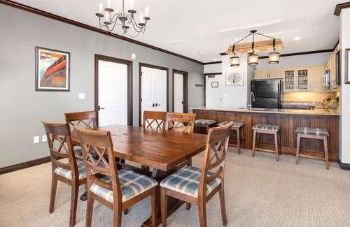 Stratton Mountain Condo | Hearthstone Lodge Corner Unit with a View