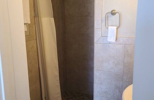 Enid Hotel | Budget-Friendly Heartland Lodge with Family Amenities