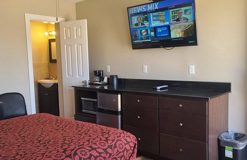 Enid Hotel | Budget-Friendly Heartland Lodge with Family Amenities