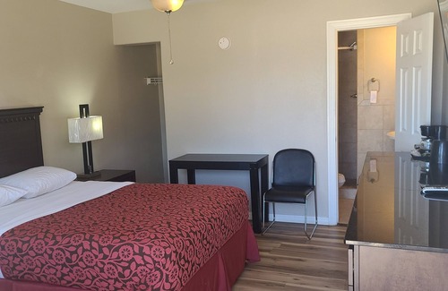 Enid Hotel | Budget-Friendly Heartland Lodge with Family Amenities