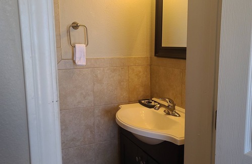 Enid Hotel | Budget-Friendly Heartland Lodge with Family Amenities
