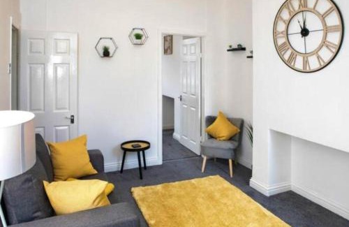 Selby Apartment | Family-Friendly Three BR Willow House with Hot Tub Access