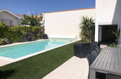 Saint-Georges-de-Didonne Villa | Relaxation Awaits: Heated Pool, Beach Access & 9.8/10 Rating
