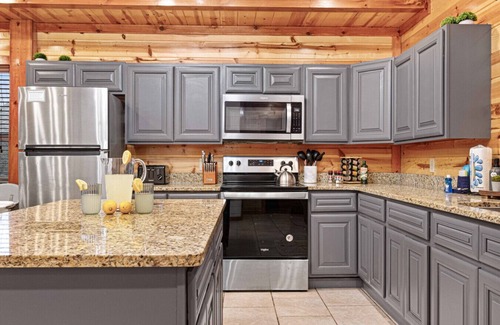 Gatlinburg - Pigeon Forge Cabin | Unwind in a Private Pool with Game Room and Scenic Views