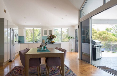 North Narrabeen House | Relaxing Retreat with Indoor Pool and Ocean Views