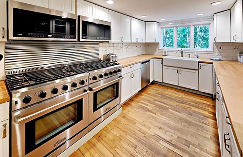 Glenn Haven Shores House | Relaxing Retreat with Indoor Pool and Pet-Friendly Comfort