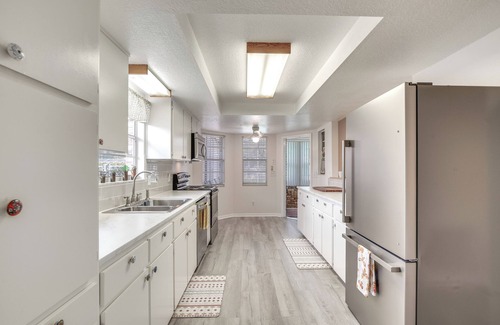 Spring Hill Cottage | Experience Spring Hill Bungalow with Heated Pool & Ocean View