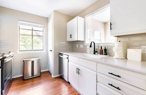 Cherrywood House | Heated Pool Retreat Just 5 Minutes from UT Stadium