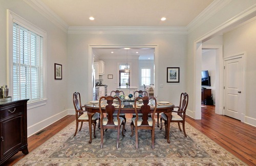 Historic Downtown Savannah House | Experience Heated Pool & Spa at Southern Belle Savannah