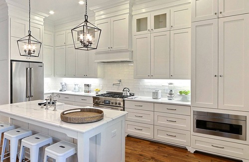 Old West Broad Neighborhood House | Indulge in Heated Pool Access & Spa | Guest Rated: 9.8