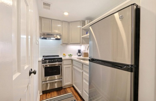 Historic Downtown Savannah Apartment | ```html
Relaxing Heated Pool & Spa | Guest Rated: 9.8/10
```