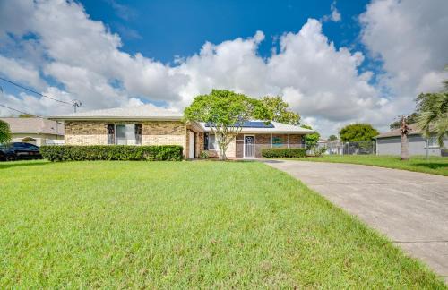 Spring Hill House | Spring Hill Bungalow: Relax by the Heated Pool & Spa