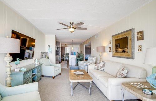 Midtown Ocean City Apartment | Ocean City Condo: Heated Pool & Beachfront Bliss Await!