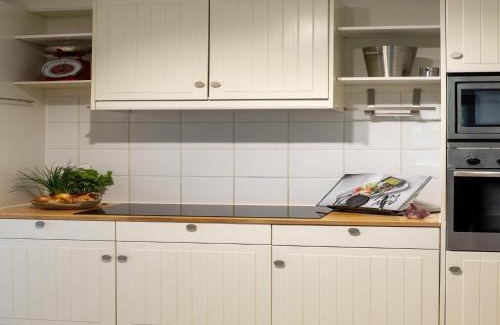 Koksijde-Bad House | Heated Pool & Beach Access, cleaning included