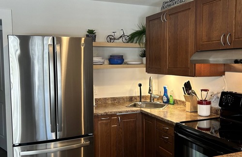 Central Okanagan House | Relaxing 2-Bedroom Suite with Private Pool & Ocean View