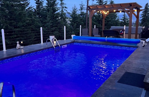 Central Okanagan House | Relaxing 2-Bedroom Suite with Private Pool & Ocean View