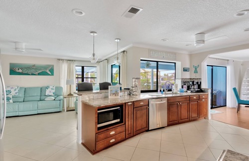 Apollo Beach House | Unforgettable Summer Getaways: Pet-Friendly Ocean View Retreat