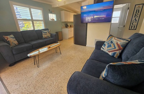 Englewood House | Discover a Unique Oasis on Manasota Key with Heated Pool