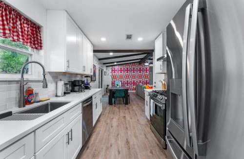 North Park Estates House | Heated Pool Game Room Firepit Domain Q2 Stadium